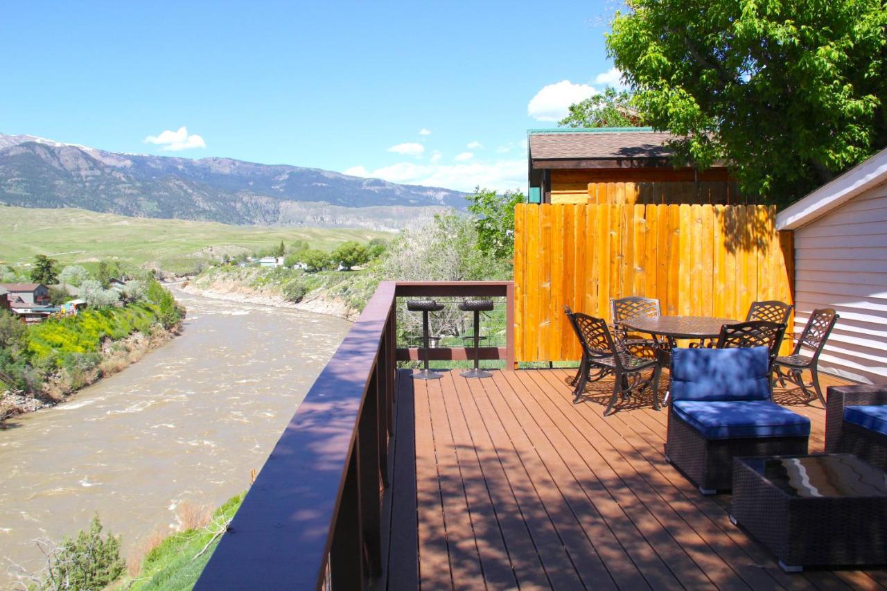 Yellowstone Treasure Guesthouses On The River Gardiner Exterior foto