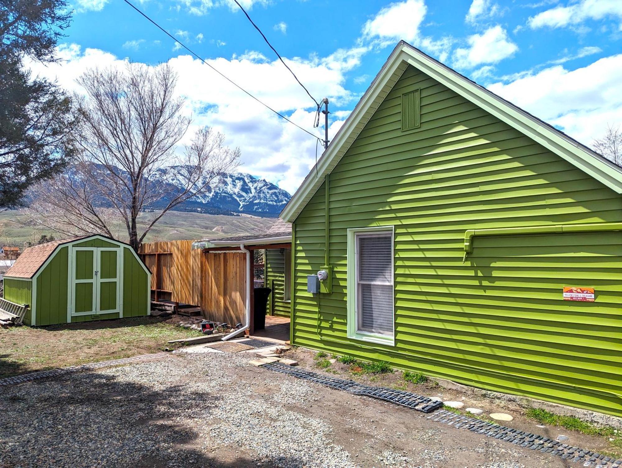 Yellowstone Treasure Guesthouses On The River Gardiner Exterior foto