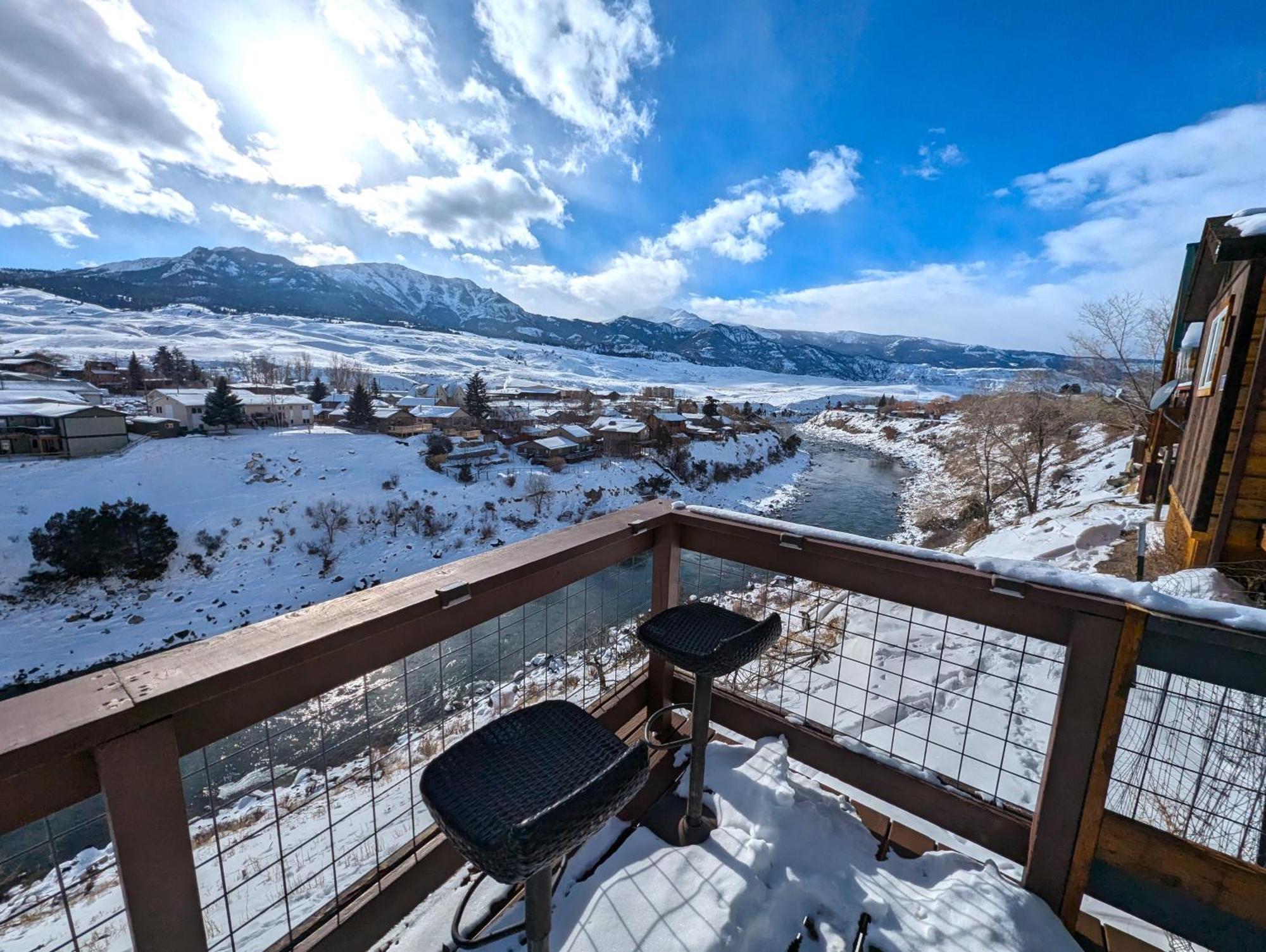 Yellowstone Treasure Guesthouses On The River Gardiner Exterior foto