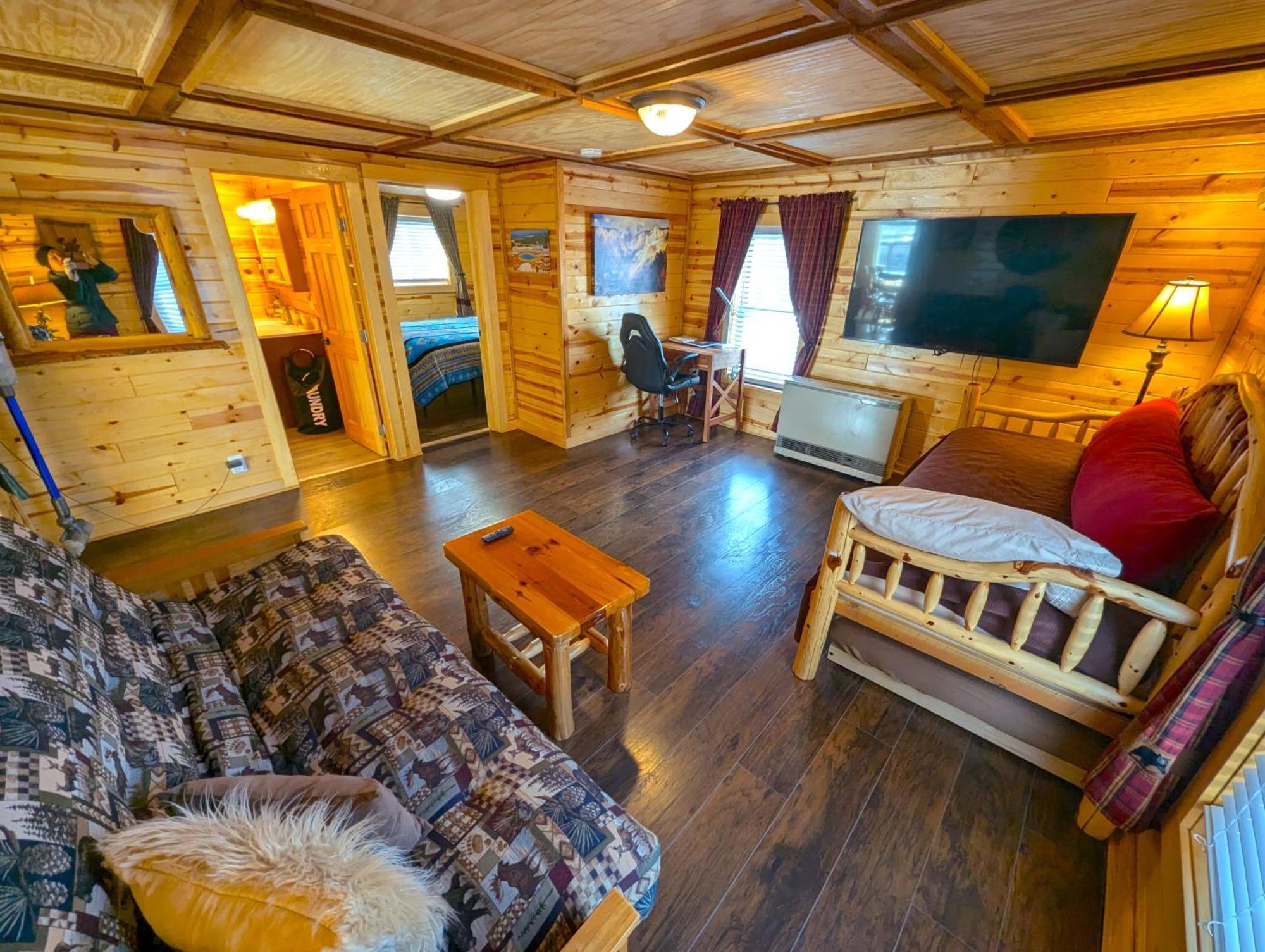 Yellowstone Treasure Guesthouses On The River Gardiner Exterior foto